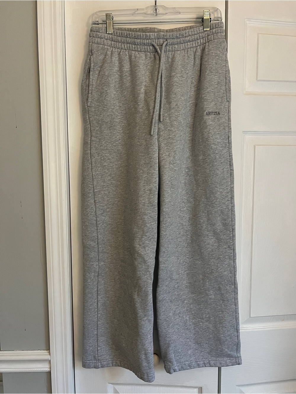 Aritzia Gray Boyfriend Fit Sweatpants
